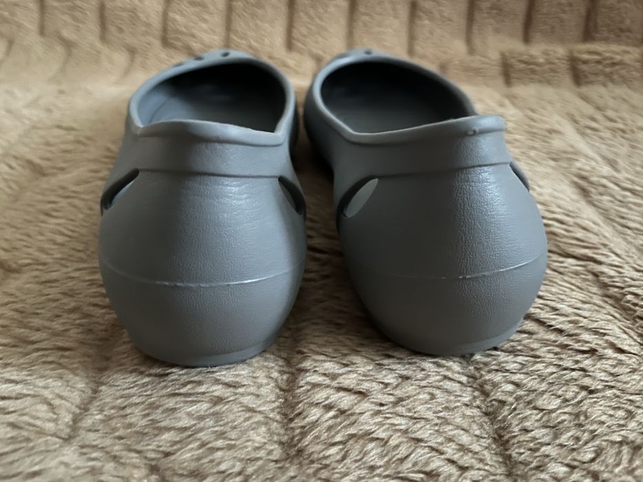 Baleriny Crocs W 8 wkladka 24,5 cm.