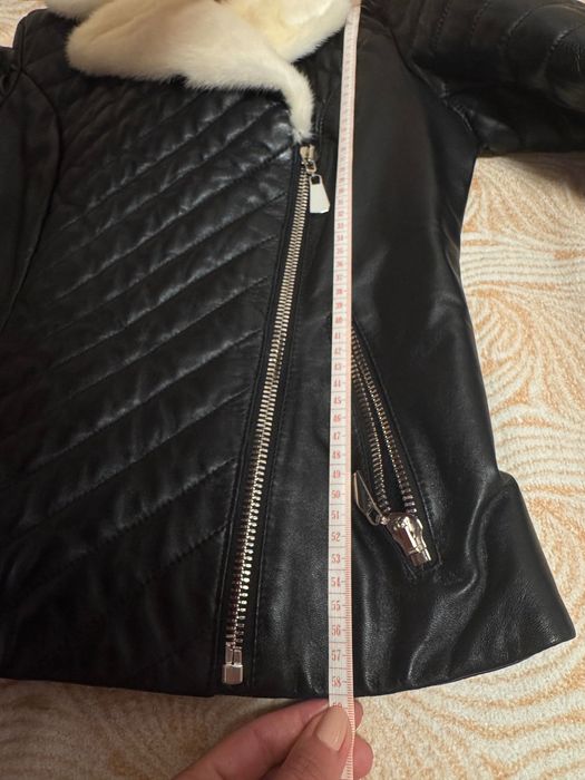 Шкіряна куртка з натуральним хутром