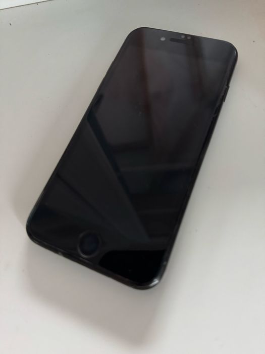 Продам айфон 7 на 128 гб