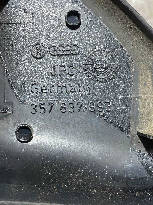 Накладка трикутник дверки заглушка дзеркала права ліва VW Passat B3