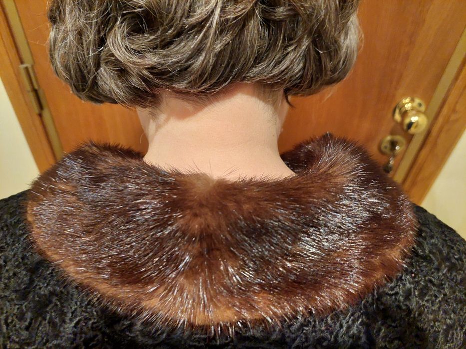 Casaco Senhora Vintage em Astrakan