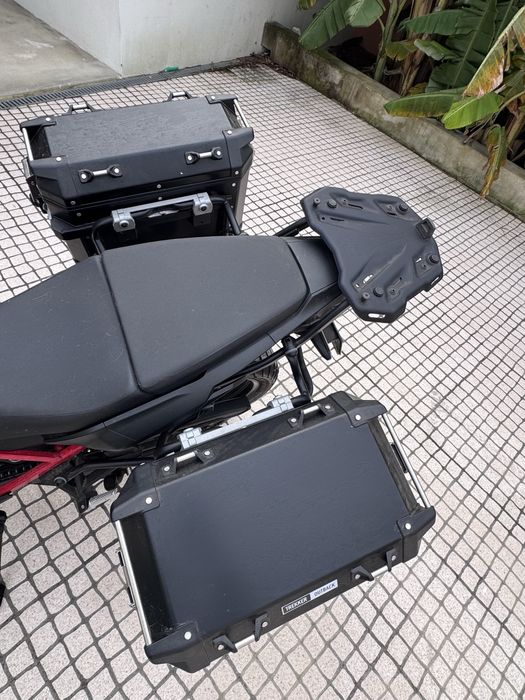 Honda Africa Twin 1100 - poucos quilometros