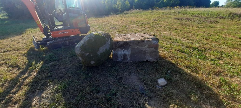 Kamień i murek z wiatraka