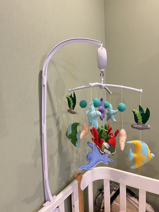 Музичний мобіль на ліжечко ручної роботи