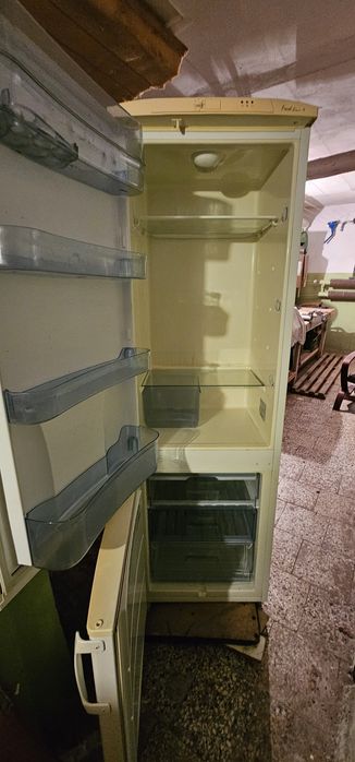 Lodówka chłodziarko -zamrażarka