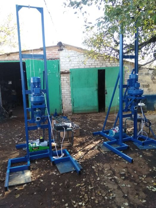 Малогабаритная буровая установка 4 кВт. Глубина до 120 м. Штанг на 50м