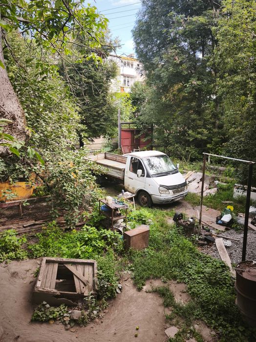 Центр,Короленка,частина будинку 6 сот.приват землі