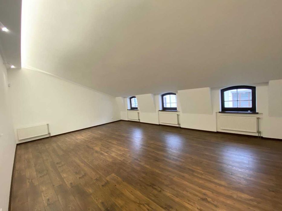 Продаж 6к.кв. по вул.Гончарна 5а