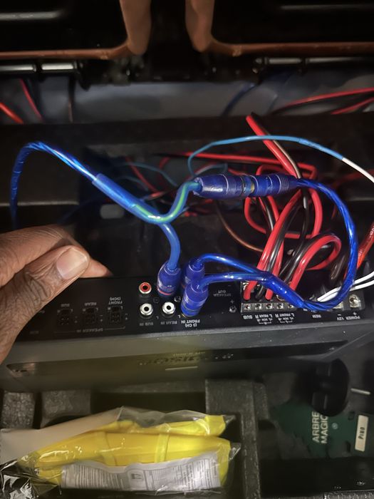 Vendemos e Montamos Sistema de Som,Rádios Específico e Univers Android