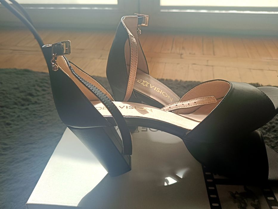 Buty damskie na obcasie
