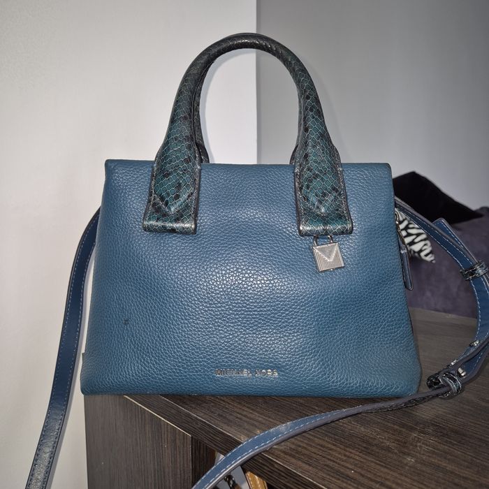 сумка Michael Kors  -Модель Womens  Rollins  Snake Embos