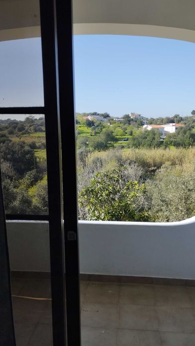 Quarto para arrendamento anual