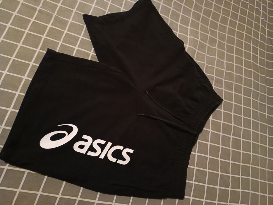 Шорты ASICS размер XL(L) чёрные