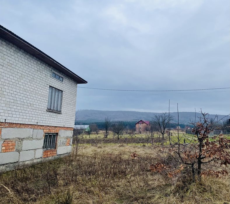 Незавершене будівництво 140 м² та технічна будівля