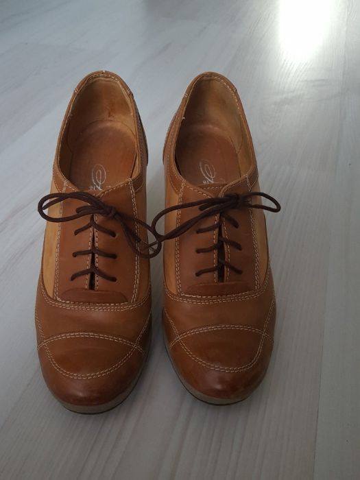 Włoskie buty botki skóra obcas 38 jak nowe na obcasie brąz skórzane