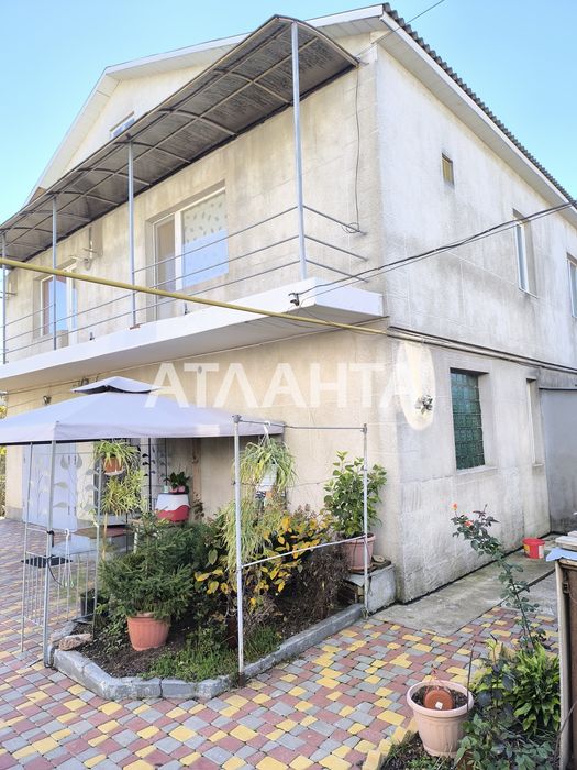 Продам 2 дома на одном участке в центре Ленпосёлка, 10 соток земли