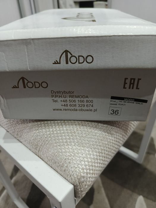 Sprzedam skórzane klapki Modo