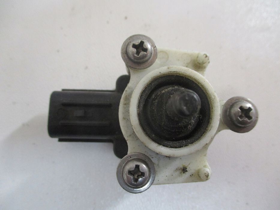 Czujnik Poziomowania Lexus 8J0621 A002117