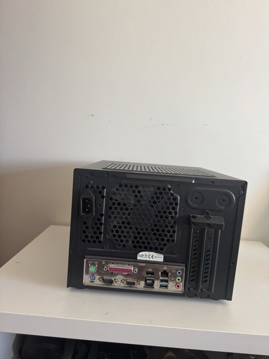 Computador j1900 com 3 Hard Drives