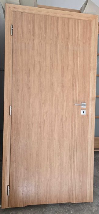 Dębowe bezprzylgowe drzwi drewniane Płaskie z frezowaniami