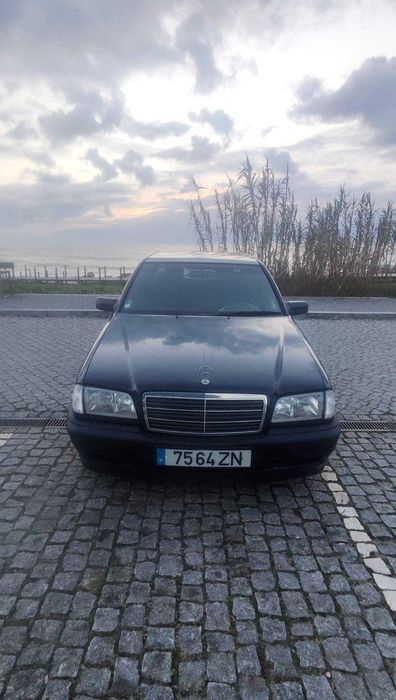Vendo Mercedes C220 caixa automática