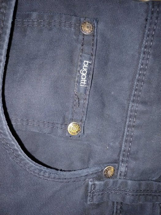 Стильні шорти Bugatti