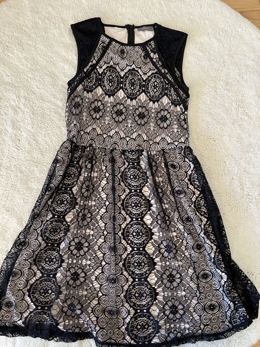 Sukienka koronkowa czarno- beżowa S