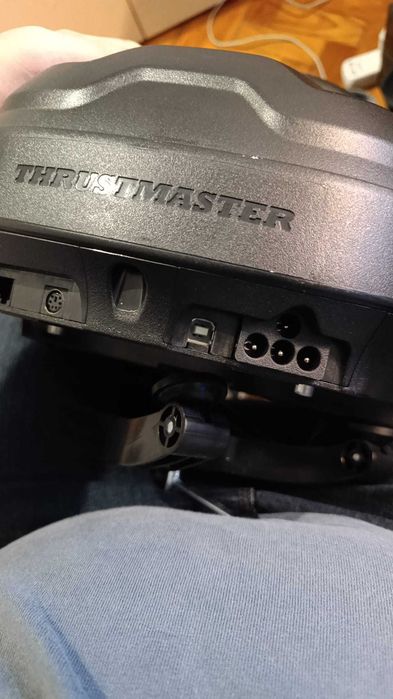 Volante Thrustmaster T300 RS + Pedais T3PA + Caixa de velocidades TH8A