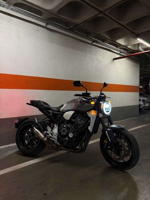 Honda CB 1000 R 2019 // trato de financiamento // aceito trocas, retomas