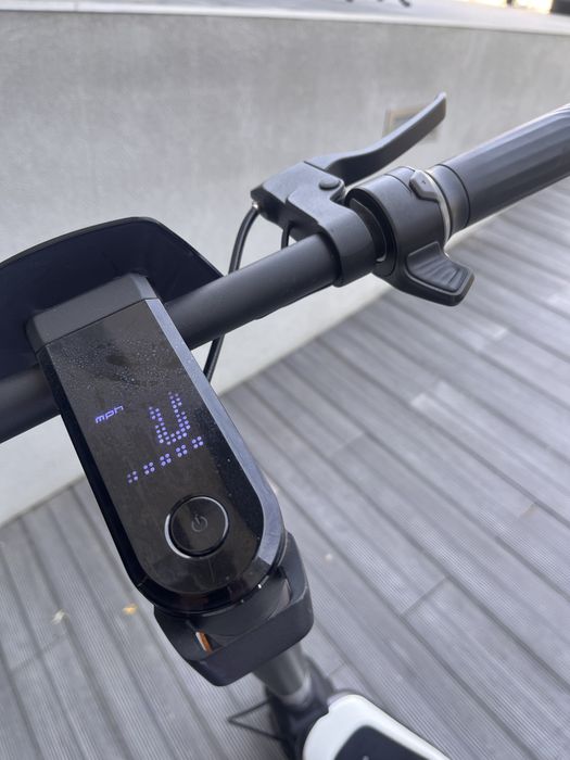 Trotinete Eléctrica NIU KQi3 Sport branca - Usada