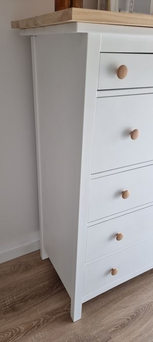 Cómoda da loja IKEA