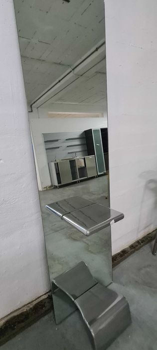 Estrutura de inox com espelho