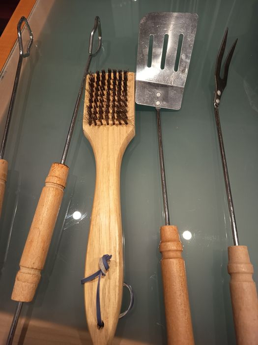 Faqueiro e utensílios para churrasco