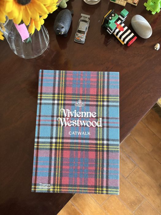 Livro Catwalk Vivienne Westwood 2021
