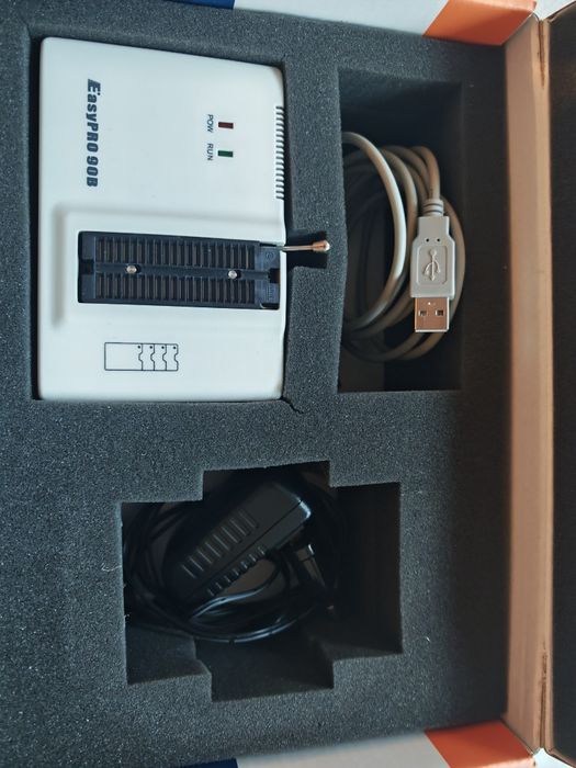 Uniwersalny programator układów EasyPRO 90B