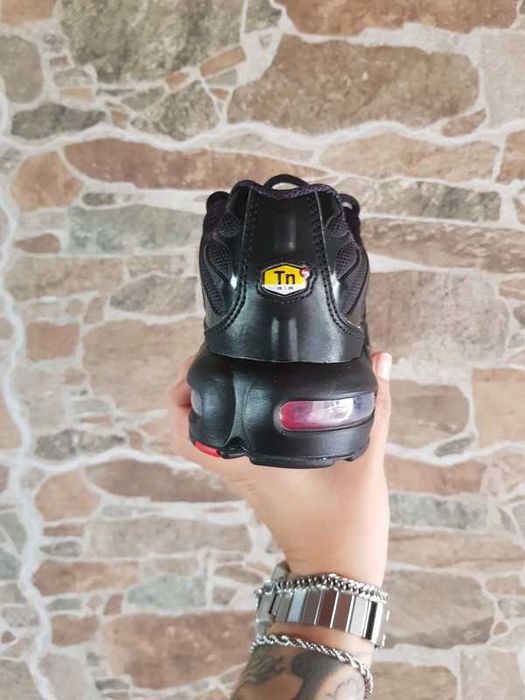 Nike Airmax Plus TN | Black University Red