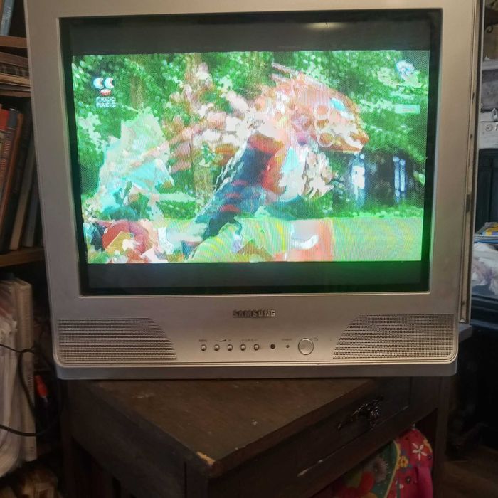 Телевизор Самсунг Samsung с приставкой Т2 и антенной