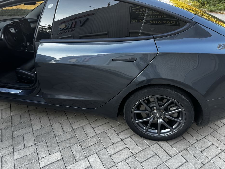 Продам TESLA 3 LONG RANGE 2018