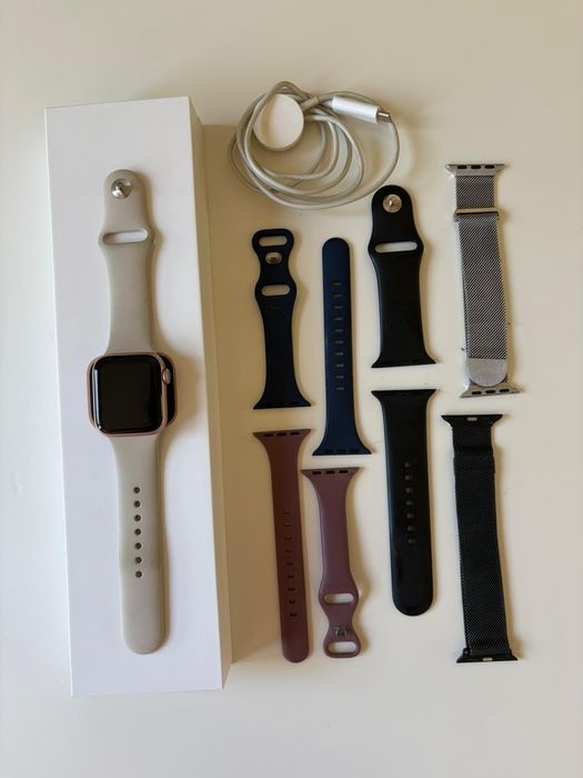 Apple Watch SE 40mm Gold Alumínio (Starlight)