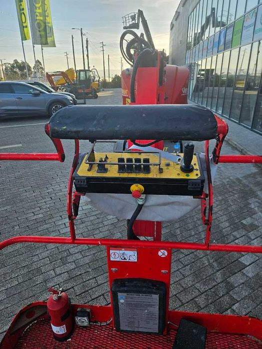 Vende-se plataforma articulada elétrica 15m de altura de trabalho