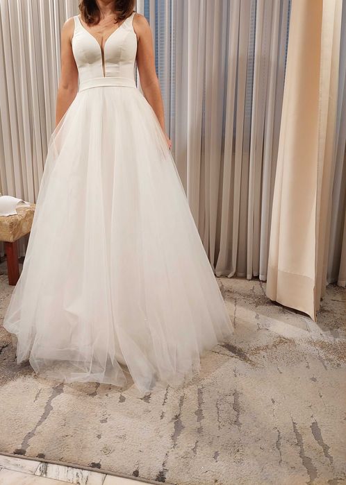 NOWA suknia ślubna nieużywana, idealna na zimę,pracowni Fulara&Żywczyk