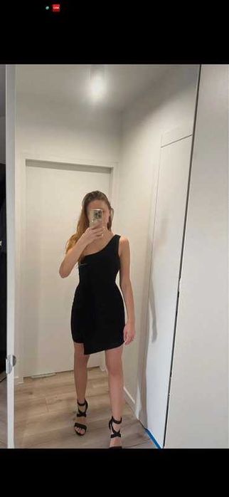 Czarna sukienka Missguided S