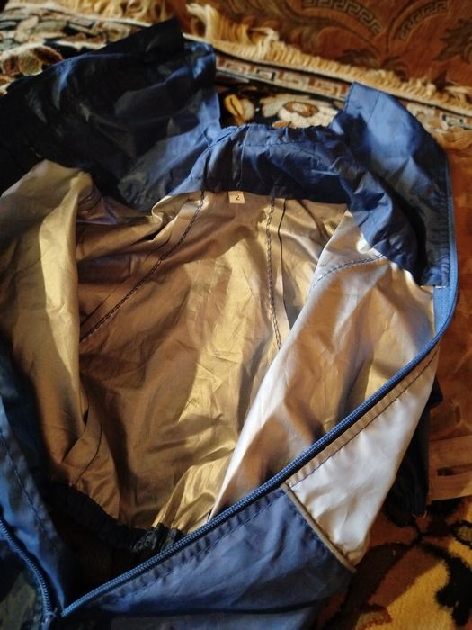 Продам плащик комбінезон на собачку