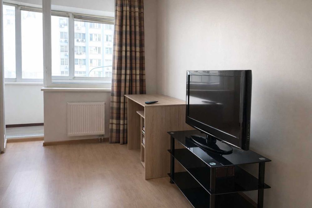 Продаж 3х кімнатної квартири біля метро Осокорки