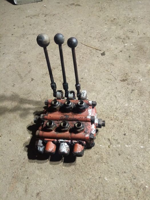 Rozdzielacze 2 i 3 sekcyjne