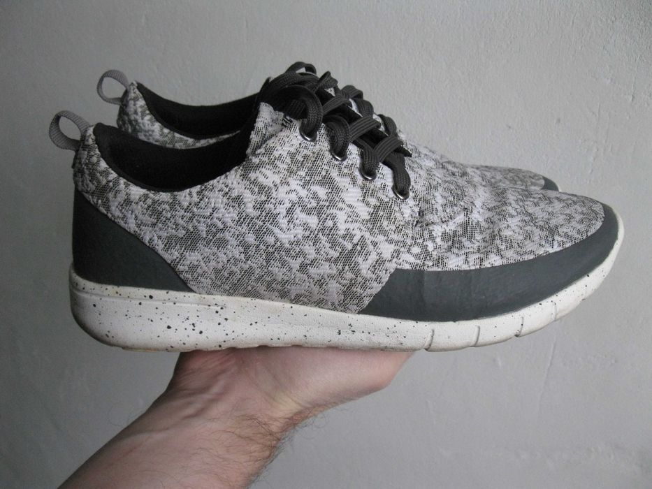 Кроссовки Guess размер 43