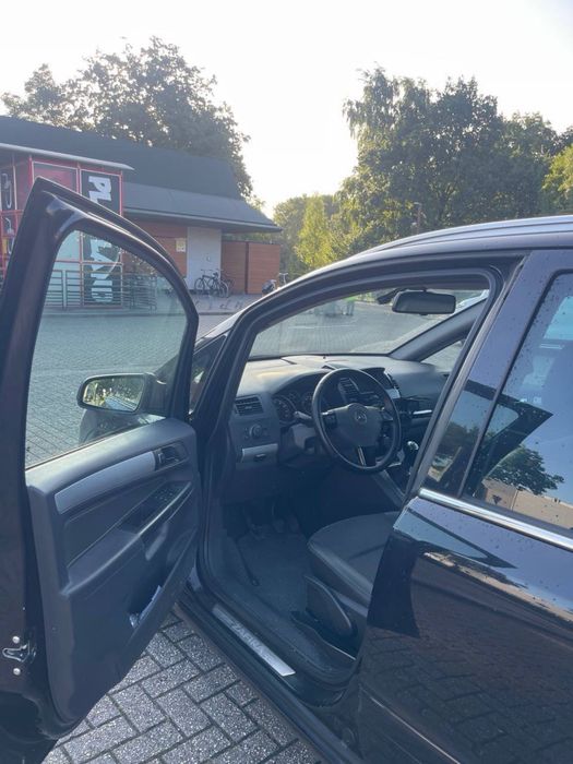 Отдам под выкуп Опель Zafira