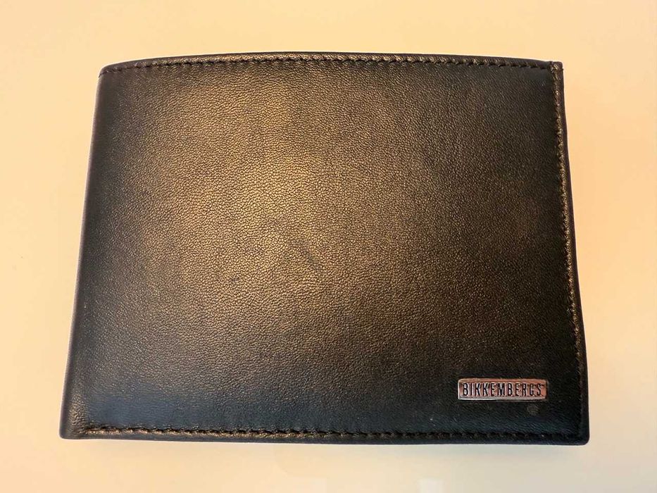 Carteira homem da marca Bikkembergs nova ainda na caixa.
