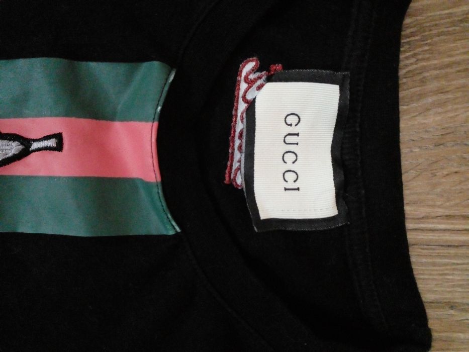 Футболка   GUCCI.  Размер  S -М.