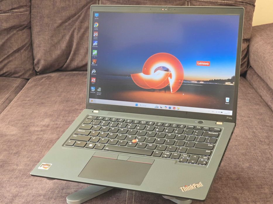 Lenovo ThinkPad P14s Gen4 (14" FHD+ IPS Touch/ R7-7840U/ 32 LPDDR5x/ 512 NVMe)